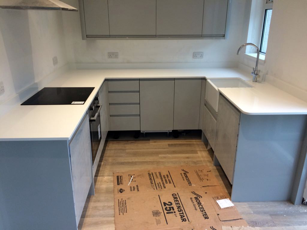 Absolute blanc quartz worktop